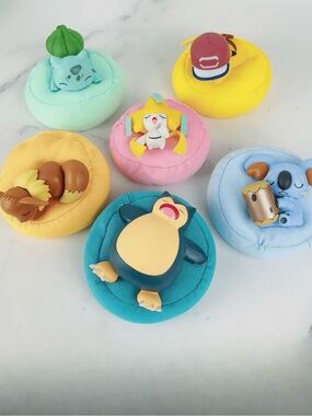 Sleeping pokemon set of 6x figure